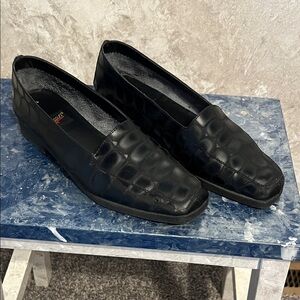 AEROSOLES Black Textured Loafers